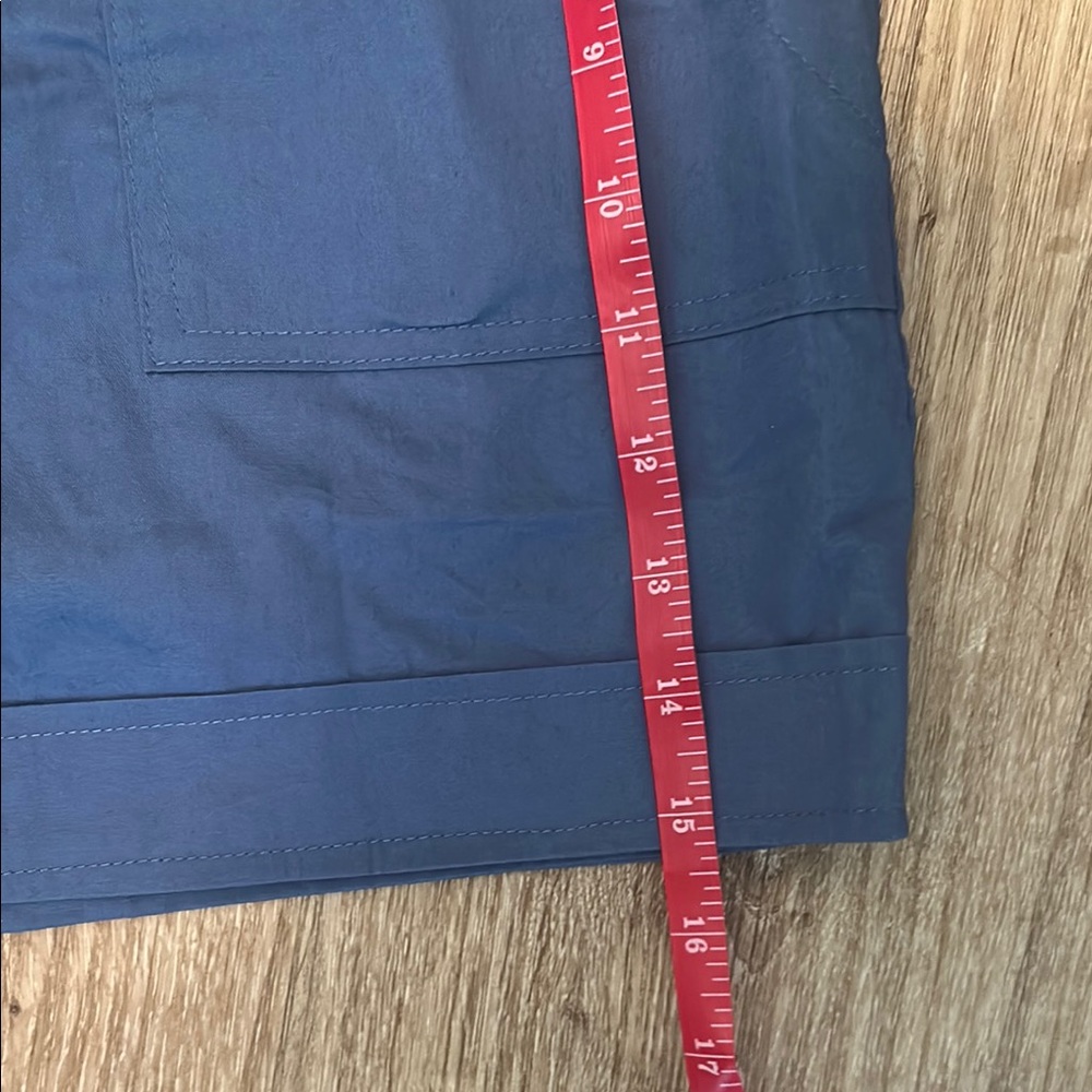 NWOT Women’s Blue Casual Shorts - Picture 4 of 6